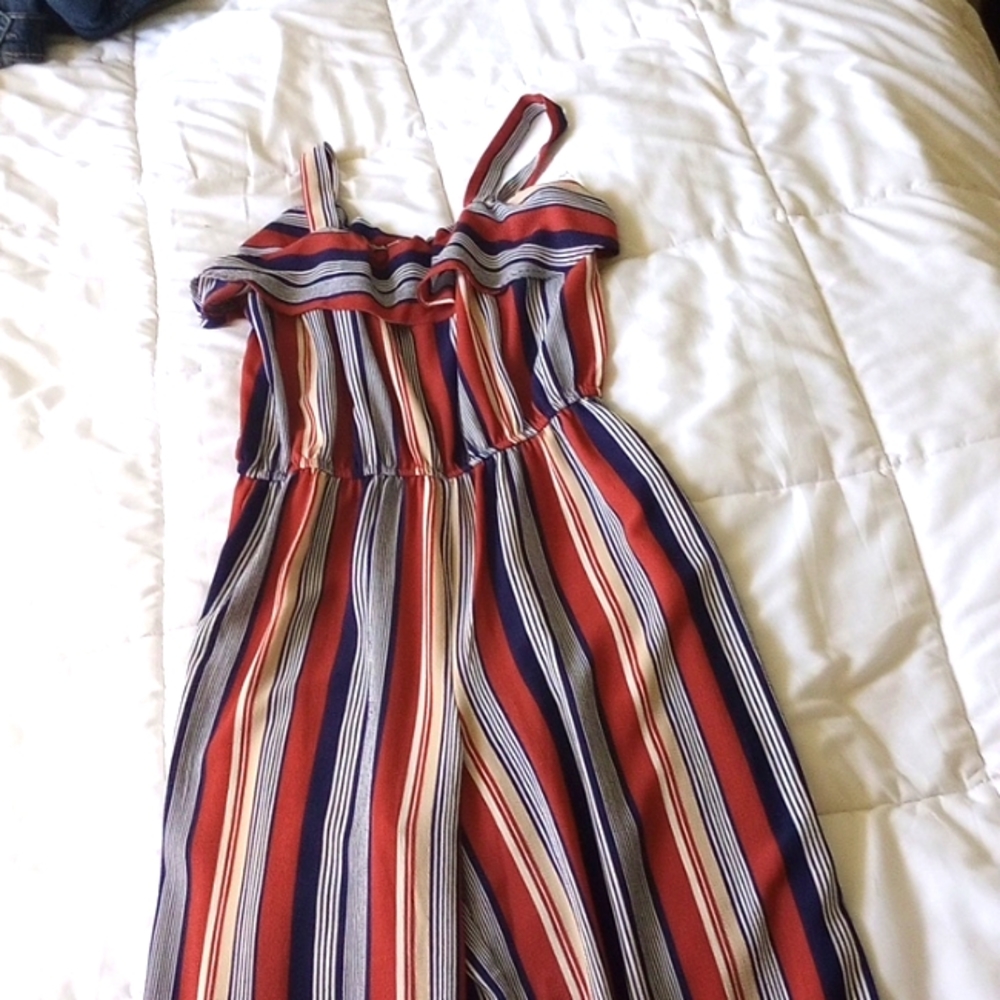 No Boundaries Junior Ruffle Jumpsuit in Size M (7-9)
